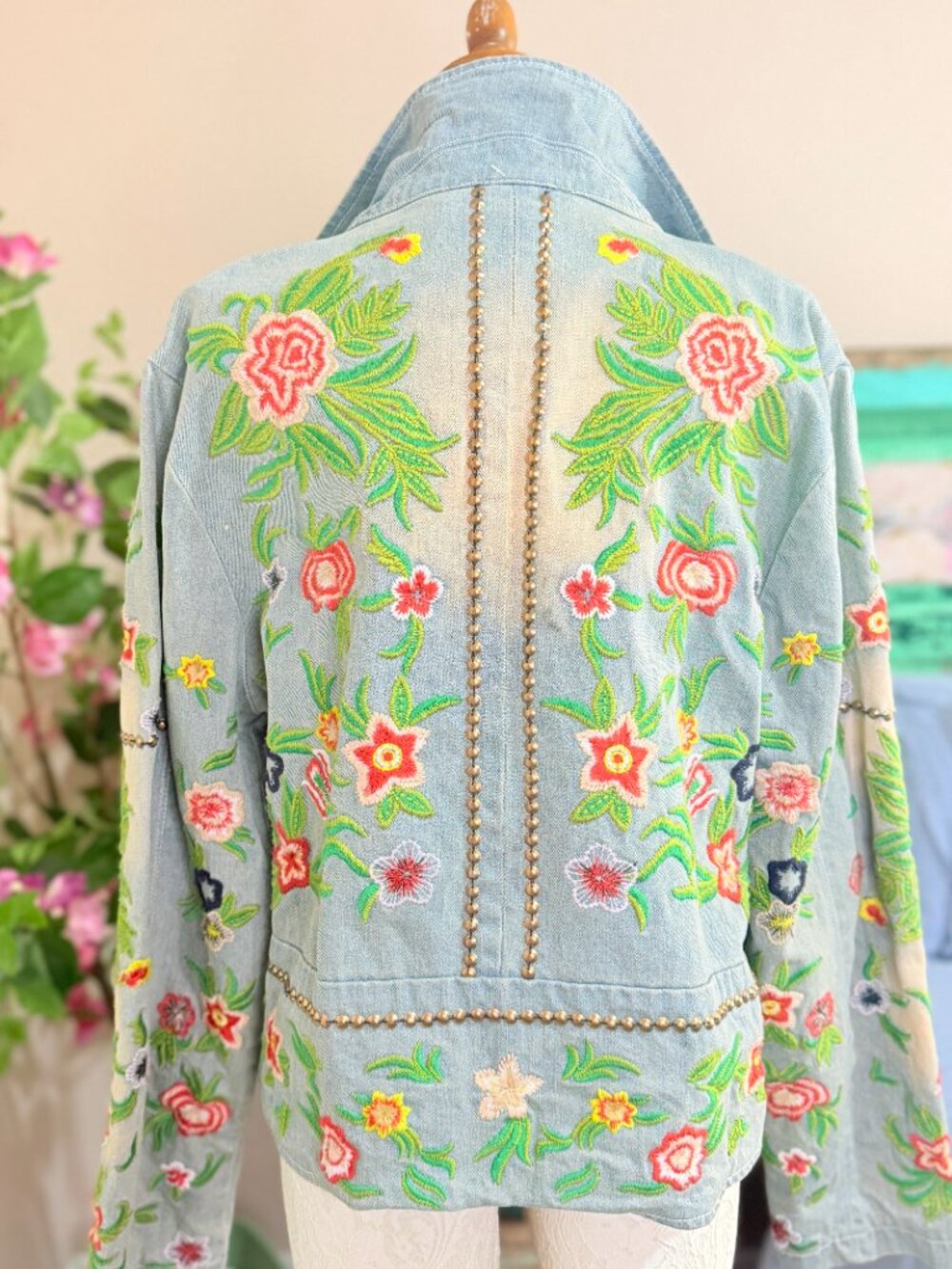 Aratta Embroidered Denim Jacket - Large - Picture 5 of 10